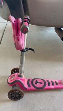 smarTrike T1 3-in-1 Toddler Scooter with Accessory Bag Pink